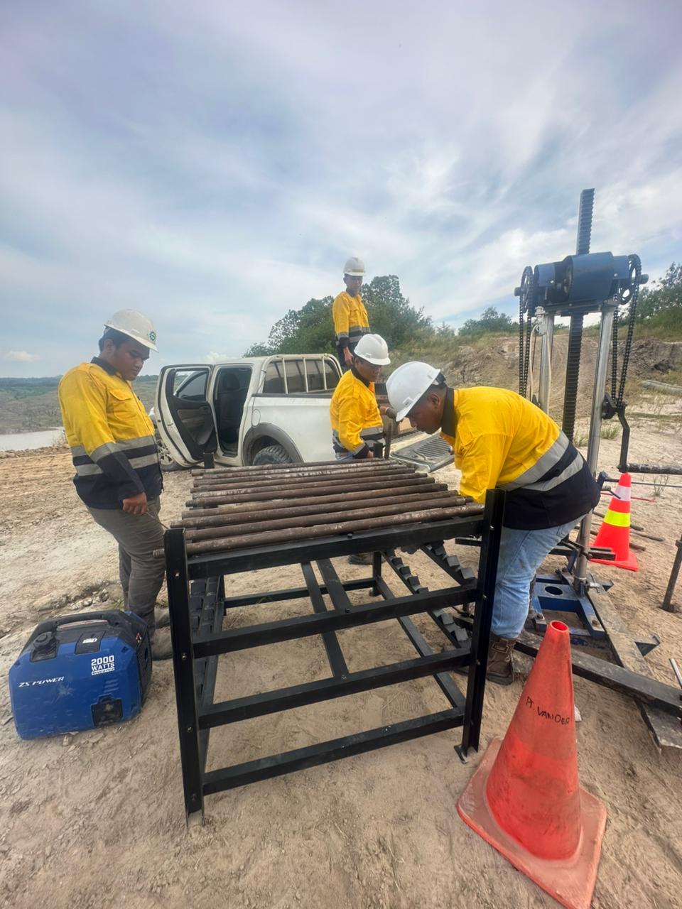 Perusahaan jasa pertambangan dan eksplorasi profesional di Indonesia