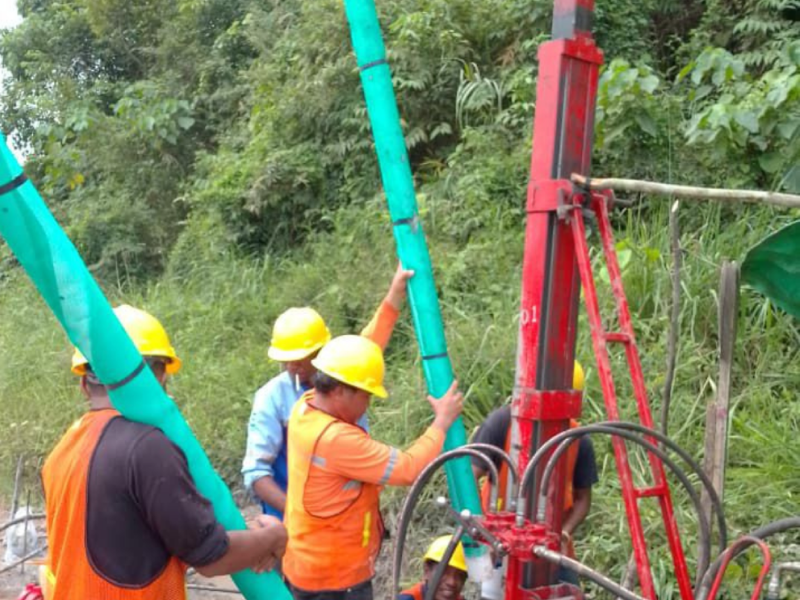 Pembuatan Sumur Pantau